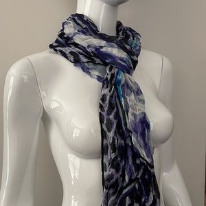 cache : purple-blue rose + leopard print scarf